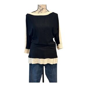 New York & Company 3/4 sleeve with slits boat neckline form fitting Sz M